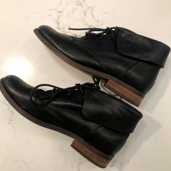 Steve Madden - Picture 1 of 4